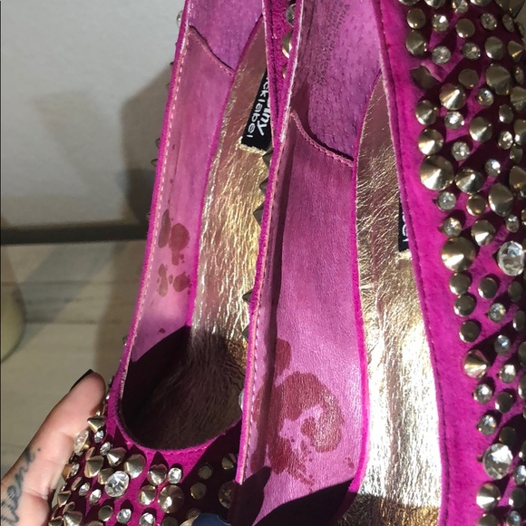 ZiGiny Black Label Pumps - Picture 4 of 8